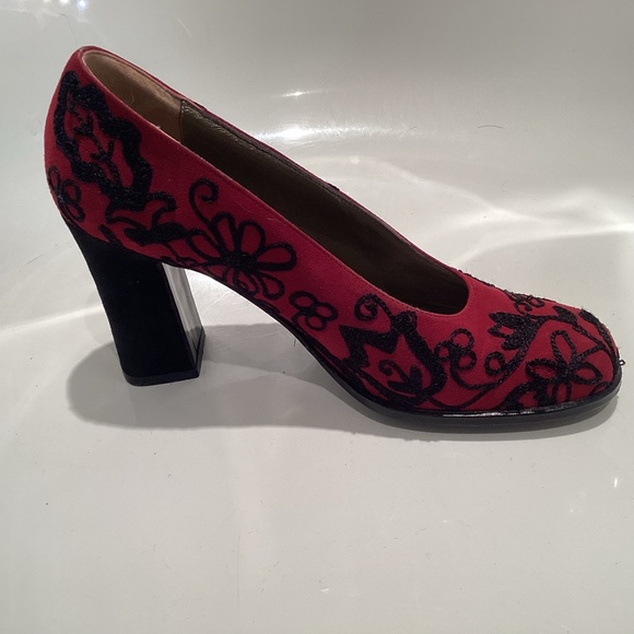 Yves Saint Laurent Raspberry Red and Black Floral Heels - Picture 2 of 8